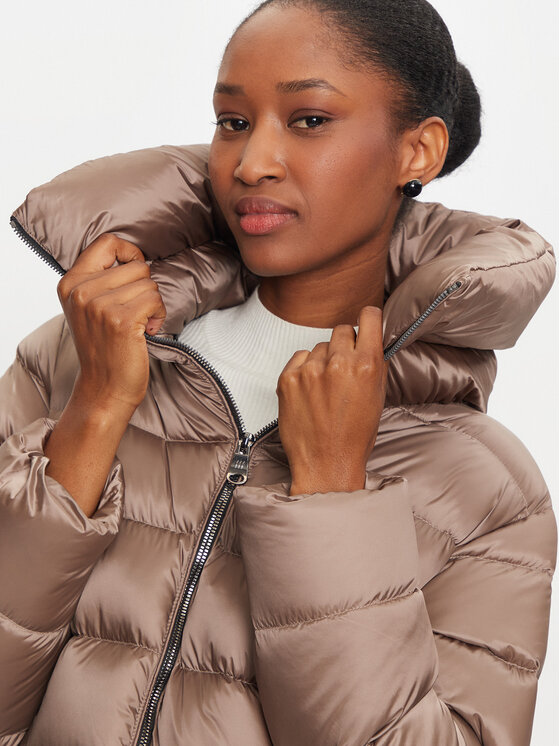 Hetregó Hetregó Пухено яке Erin 8N601 Бежов Regular Fit