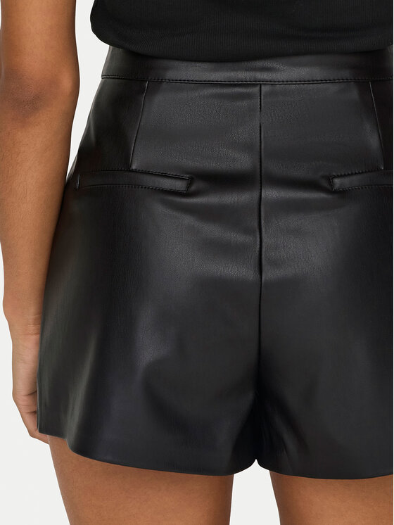 ONLY ONLY Tehisnahast šortsid Tricia 15287184 Must Baggy Fit