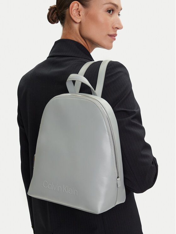 Calvin Klein Calvin Klein Рюкзак Embossed Calvin Round Backpack K60K613185 Сірий