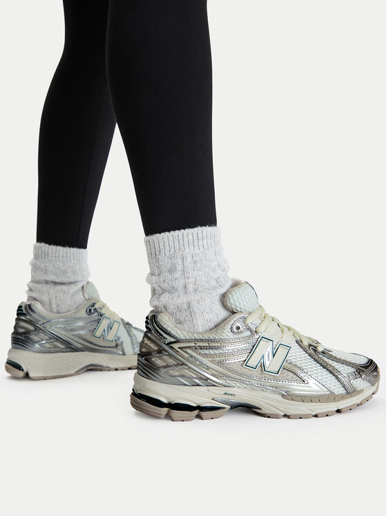 New Balance Sneakers M1906REE Silberfarben
