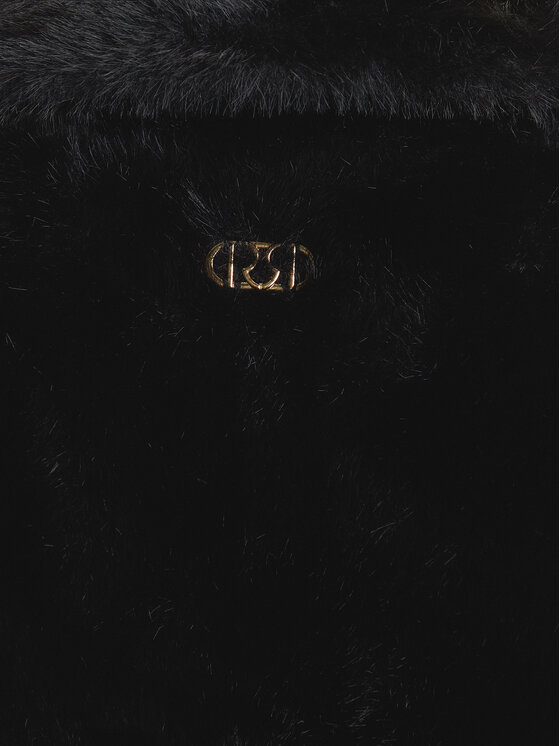 Rinascimento Rinascimento Pelliccia CFC0122227003 Nero Regular Fit