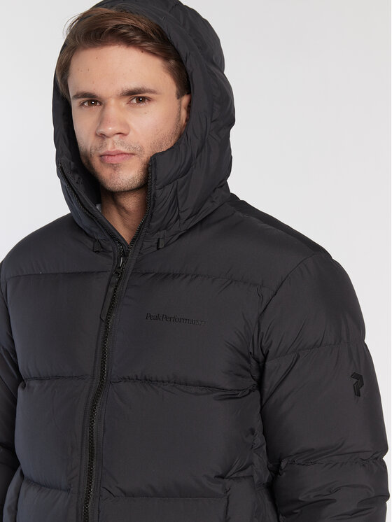 Peak Performance Peak Performance Vatovaná bunda Rivel Down G77962010 Černá Regular Fit