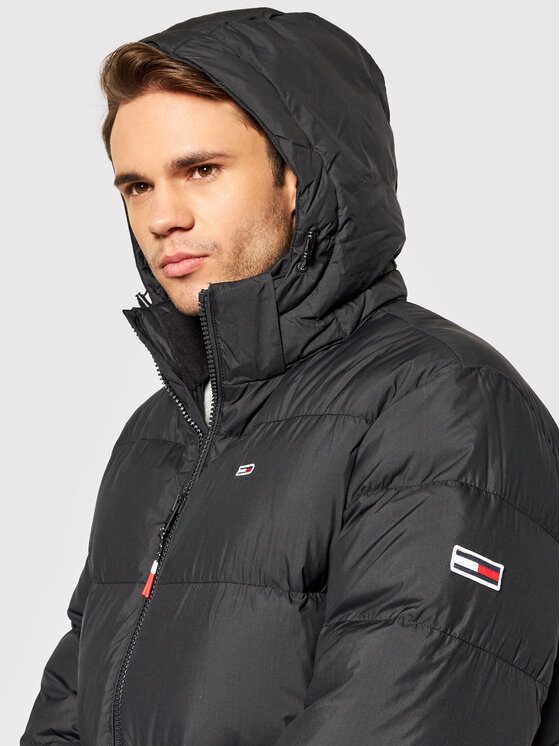 Tommy Jeans Tommy Jeans Pehelykabát Essential DM0DM12171 Fekete Regular Fit