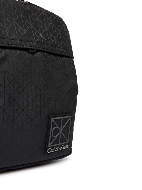 Calvin Klein Calvin Klein Saszetka Utility Emblem Reporter LV04D3303G Czarny