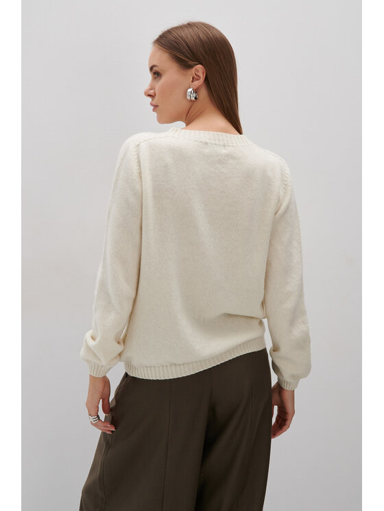 Fobya Fobya Sweter F2051 Écru Basic Fit