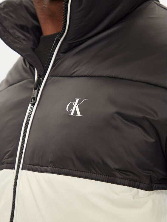 Calvin Klein Jeans Calvin Klein Jeans Kurtka zimowa J30J325584 Écru Regular Fit