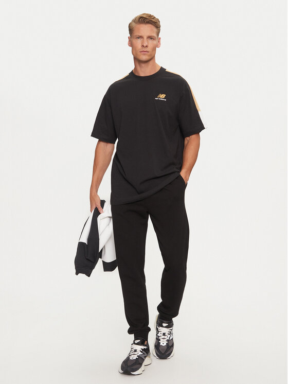 New Balance New Balance T-särk Classics MT43526BK Must Relaxed Fit