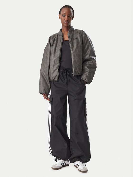 adidas adidas Μπουφάν από απομίμηση δέρματος Sst Cropped KT4240 Σκούρο γκρι Regular Fit