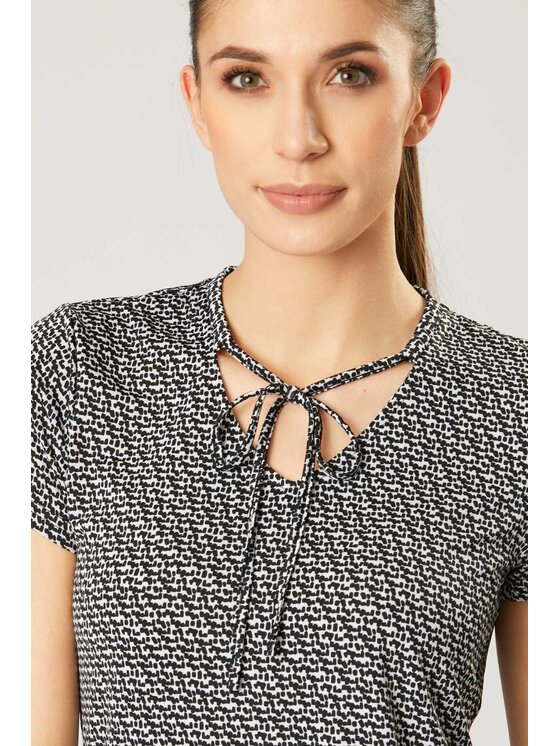 QUIOSQUE QUIOSQUE Halenka BREAK BLOUSE Černá Regular Fit
