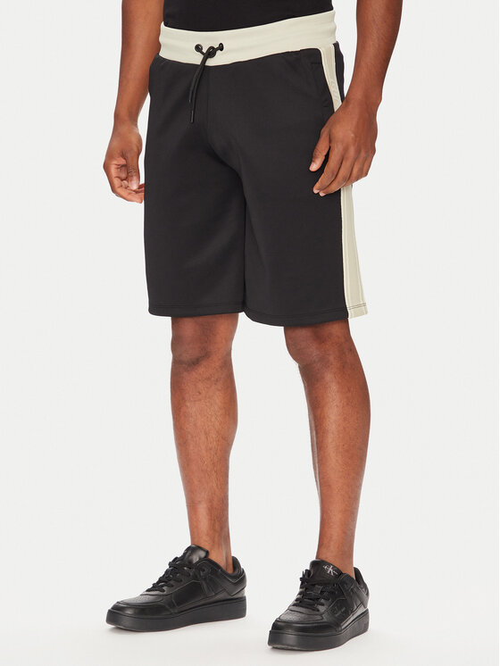 Guess Guess Spordišortsid Z5YD01 KCRU2 Must Regular Fit