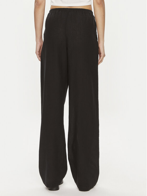 Gina Tricot Gina Tricot Hlače 19770 Crna Regular Fit