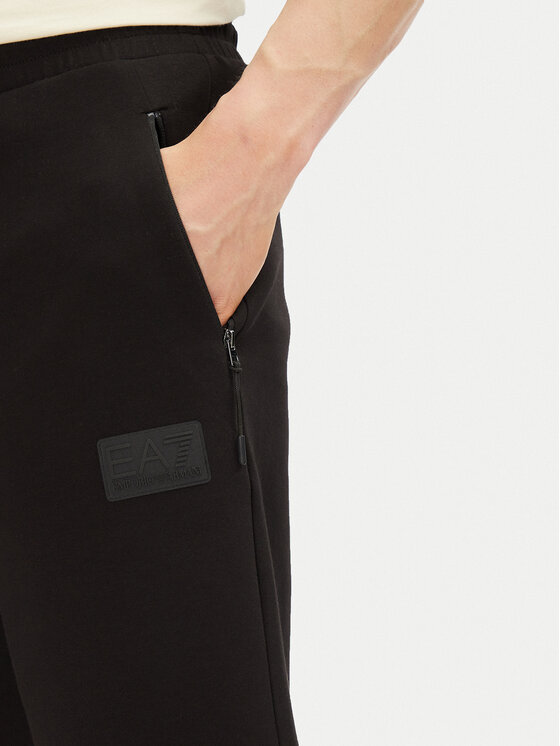 EA7 Emporio Armani EA7 Emporio Armani Športne kratke hlače 7M000095 AF12116 UC001 Črna Regular Fit
