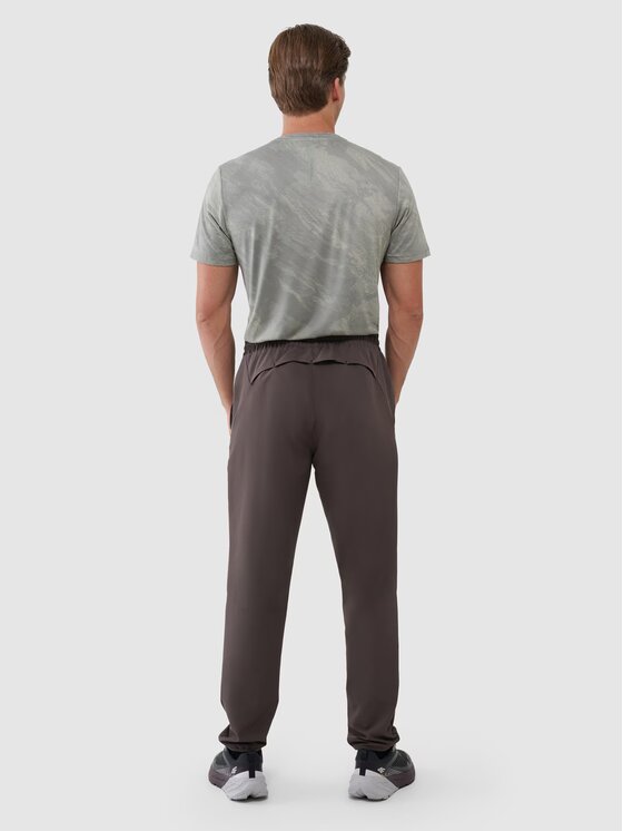 4F 4F Teplákové nohavice 4FWSS25TFTRM0781-81S Hnedá Regular Fit