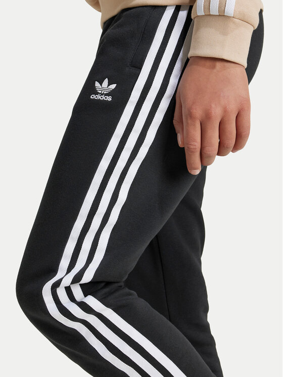 adidas adidas Spodnie dresowe Trefoil IY7484 Czarny Regular Fit