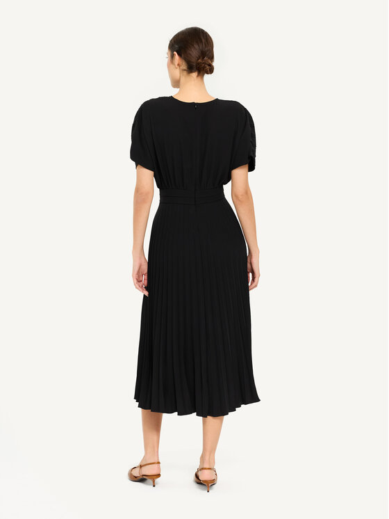 KMX KMX Sukienka koktajlowa 923860007 Czarny Flare Fit