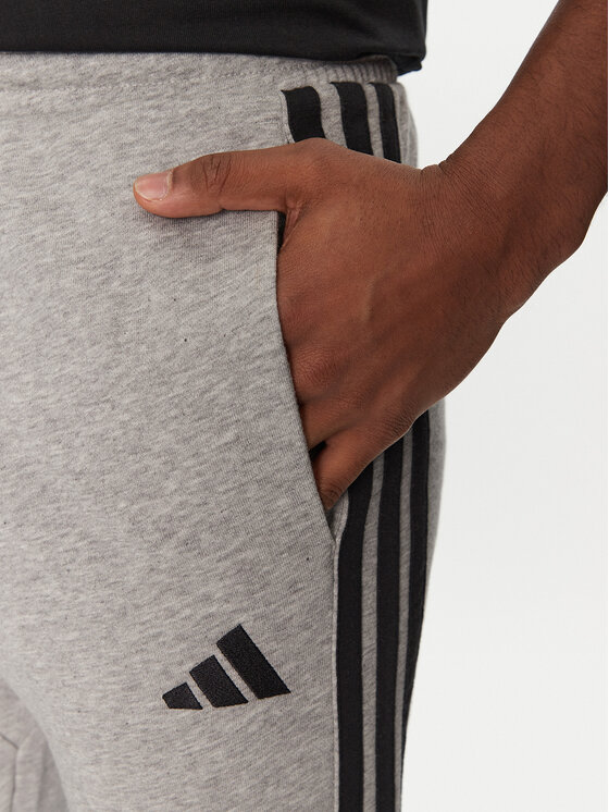 adidas adidas Spodnie dresowe Essential 3-Stripes JE6346 Szary Regular Fit