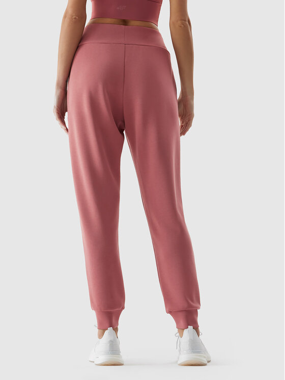 4F 4F Долнище анцуг 4FWAW23TTROF611 Розов Relaxed Fit
