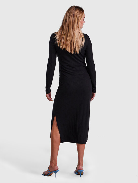 Pieces Pieces Sukienka codzienna Kylie 17126214 Czarny Slim Fit