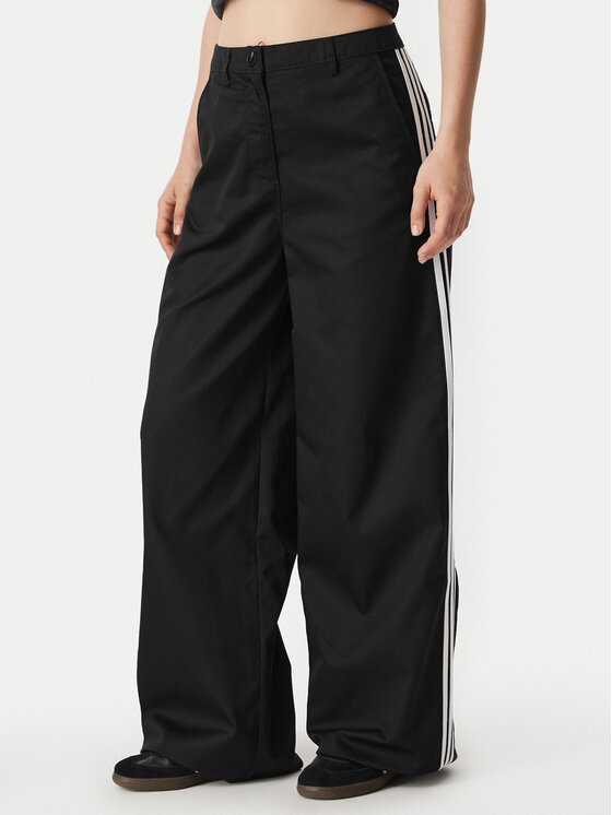 adidas Pantaloni din material Tailored KS9370 Negru Loose Fit