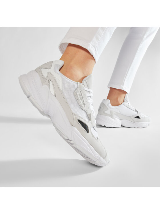 adidas adidas Сникърси Falcon W B28128 Бял