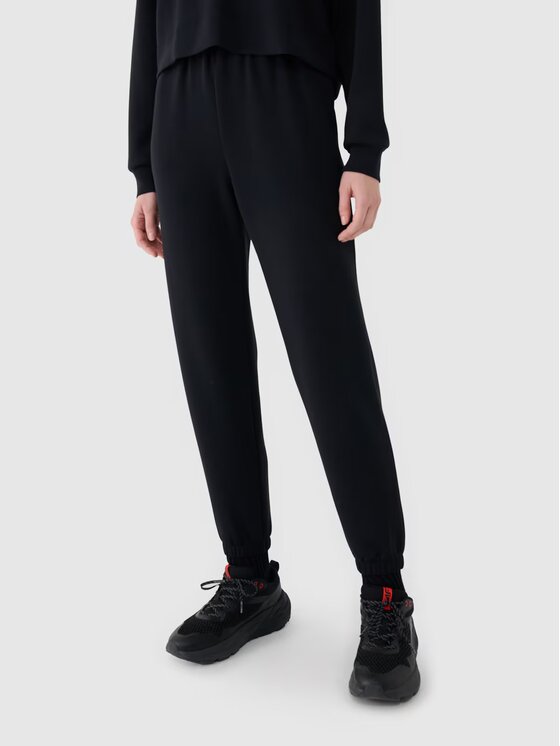 4F 4F Παντελόνι φόρμας 4FWSS25TTROF1010-20S Μαύρο Regular Fit