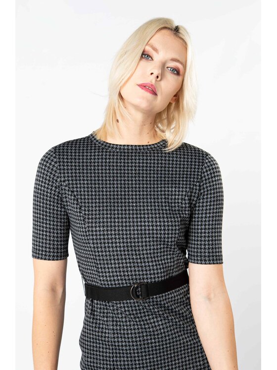QUIOSQUE QUIOSQUE Každodenní šaty SZACH DRESS BIS Šedá Regular Fit