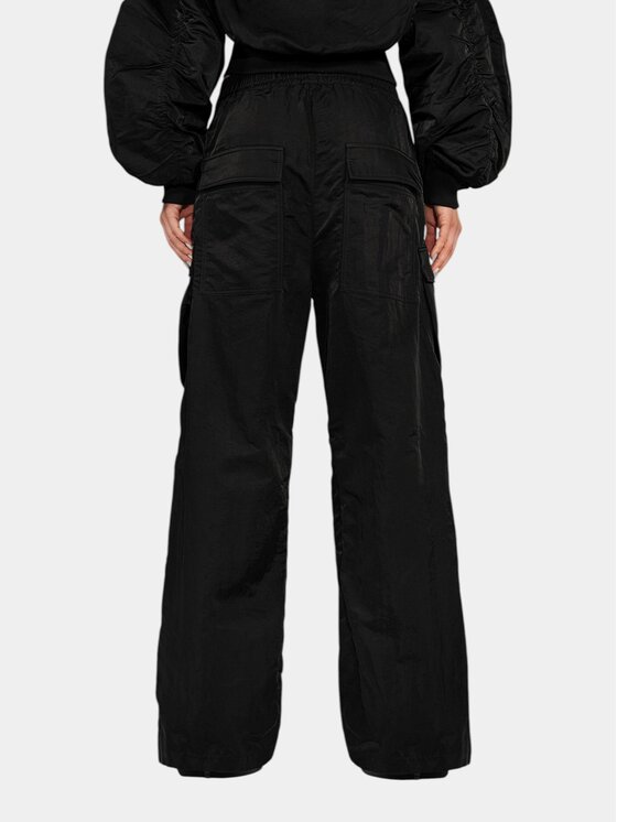 MADE BY SOCIETY MADE BY SOCIETY Spodnie materiałowe SHAPE - P27765 Czarny Basic Fit