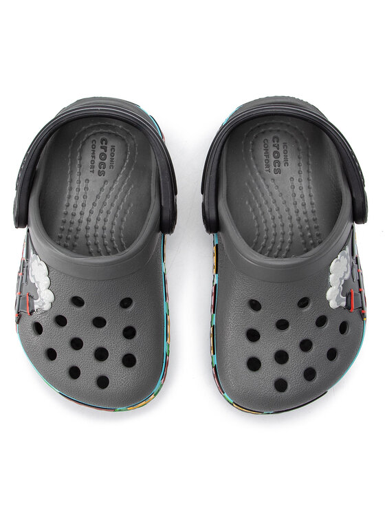 Crocs train outlet