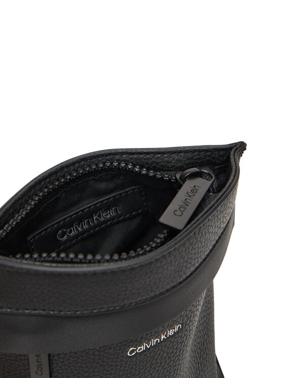 Calvin Klein Calvin Klein Crossover torbica Ck Must Flatpack Xs K50K512941 Crna