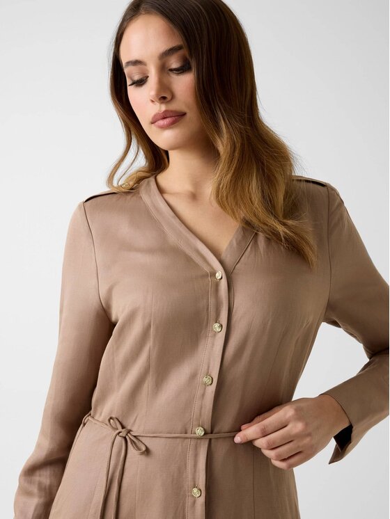 Guess Guess Každodenní šaty 181126 Béžová Classic Fit