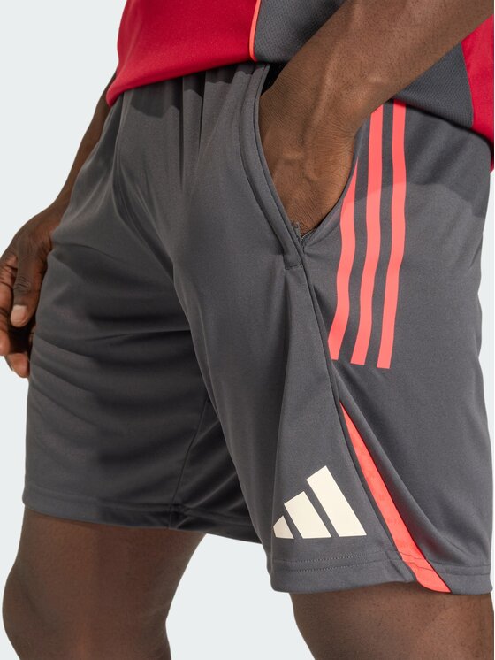 adidas adidas Szorty sportowe 157795 Czarny Regular Fit