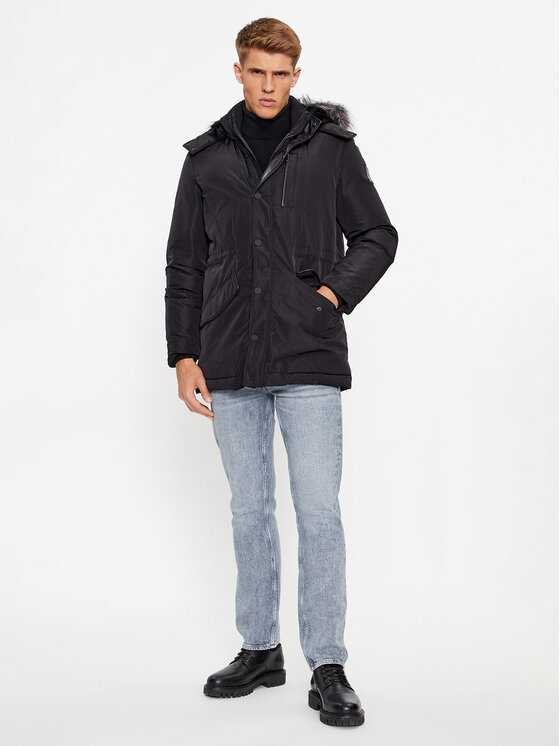 Guess Guess Striukė M3BL20 WFOW2 Juoda Regular Fit
