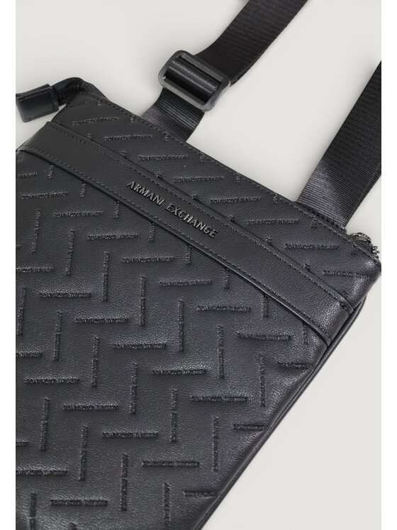 Armani Exchange Armani Exchange Плоска сумка XM002597 AF22652 UC001 Чорний
