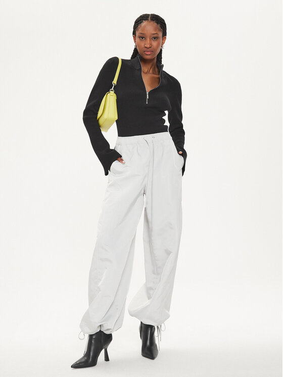 Gestuz Gestuz Spodnie materiałowe 10908112 Szary Relaxed Fit