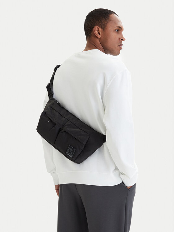Calvin Klein Calvin Klein Torbica za okrog pasu﻿ Utility Emblem Sling Waistbag LV04D3341G Črna