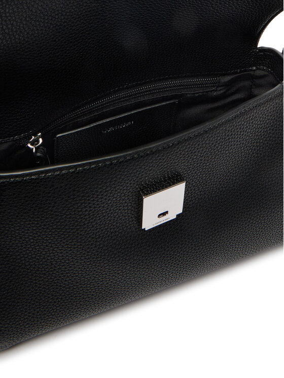 Calvin Klein Calvin Klein Geantă Emblem Hw Pebble Shoulder Bag 25 LV04F3425G Negru