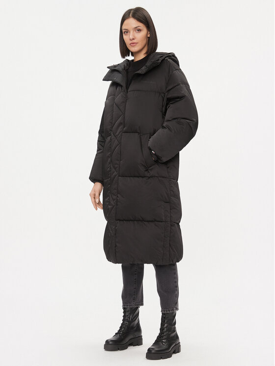 Tommy Jeans Tommy Jeans Зимно яке Satin DW0DW16587 Черен Regular Fit