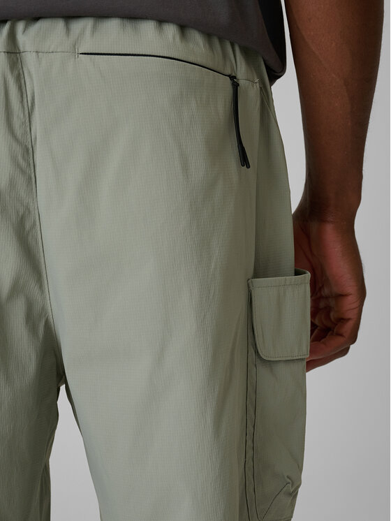 4F 4F Szorty sportowe TREKKING Khaki Regular Fit
