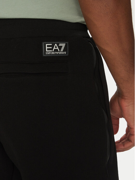 EA7 Emporio Armani EA7 Emporio Armani Bavlnené šortky 7M000143 AF13538 UC001 Čierna Regular Fit