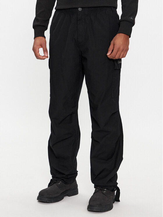 Calvin Klein Jeans Kargo Hlače Essential Regular Cargo Pant J30J324692 Crna Regular Fit