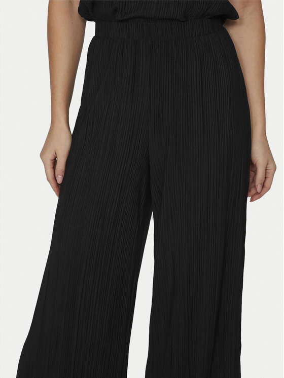 Vila Vila Kalhoty z materiálu Plisa 14089681 Černá Regular Fit