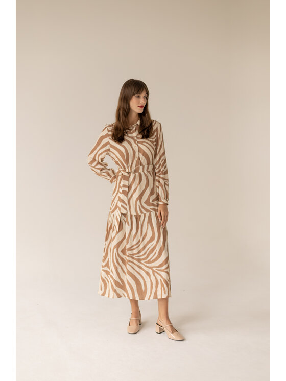 Entelier Entelier Sukienka koszulowa koszulowa maxi Beżowy Comfortable Fit