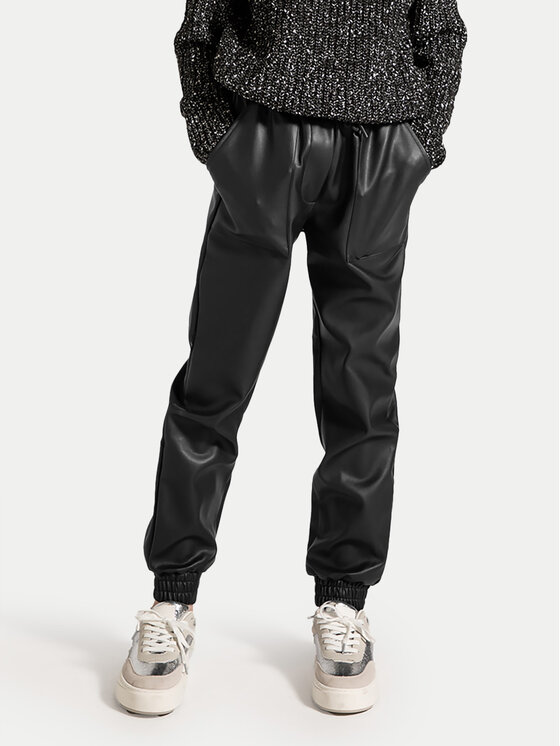 Coccodrillo Coccodrillo Pantaloni in similpelle ZC4119101CGJ Nero Regular Fit