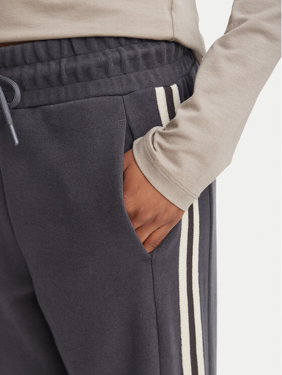 EA7 Emporio Armani EA7 Emporio Armani Teplákové nohavice 7W000568 AF15528 U8117 Sivá Relaxed Fit