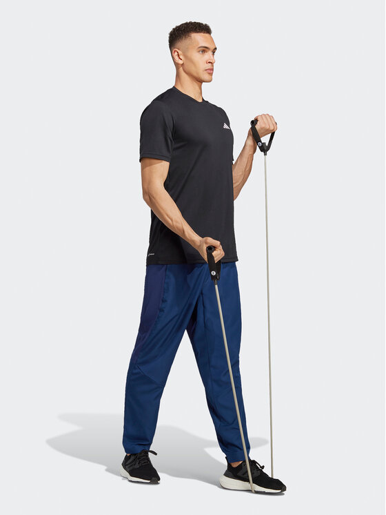 adidas adidas Тениска от техническо трико Train Essentials Training IC7428 Черен Regular Fit