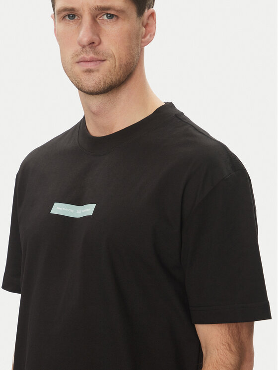 Calvin Klein Jeans Calvin Klein Jeans T-shirt Nyc 2025 J30J327524 Crna Regular Fit