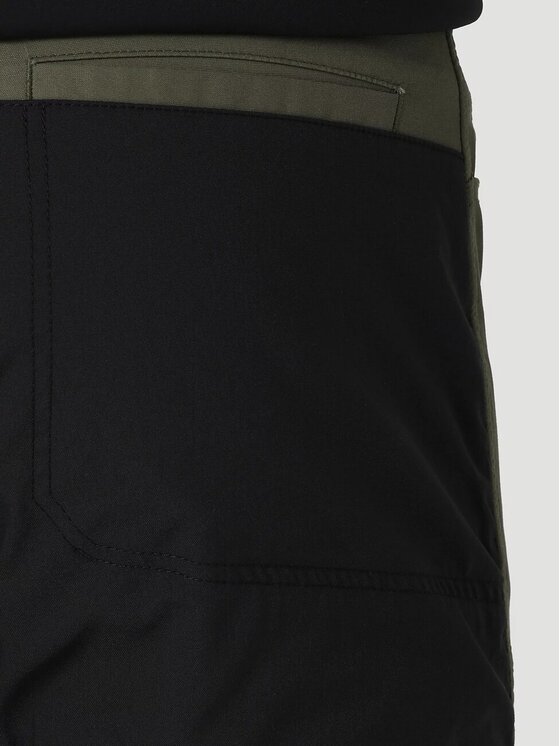 Wrangler Wrangler Spodnie materiałowe REINFORCED SOFTSHELL PANT Zielony Regular Fit