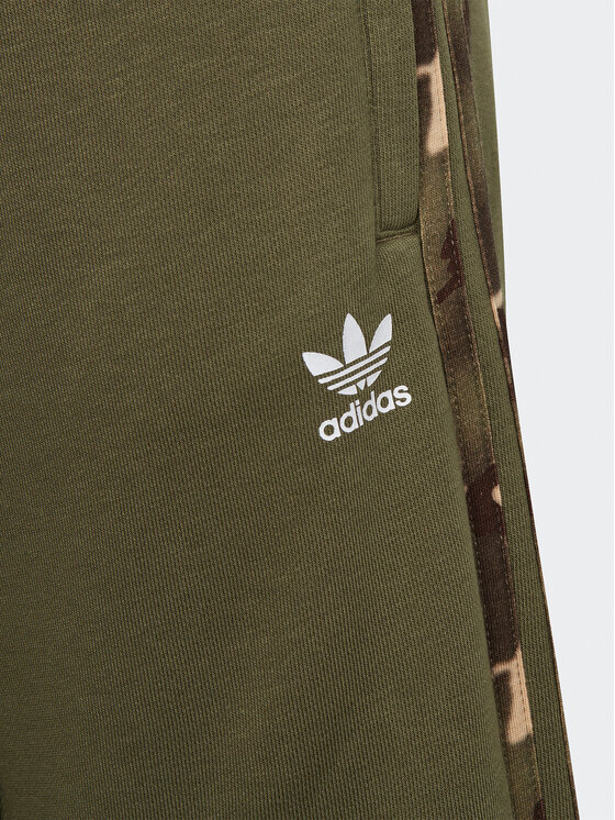 adidas Szorty sportowe Camo Shorts IC5146 Zielony Regular Fit | Modivo.pl