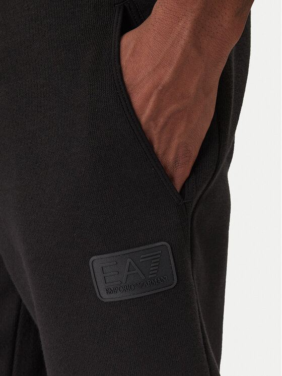 EA7 Emporio Armani EA7 Emporio Armani Teplákové kalhoty 7M001367 AF22262 UC001 Černá Regular Fit
