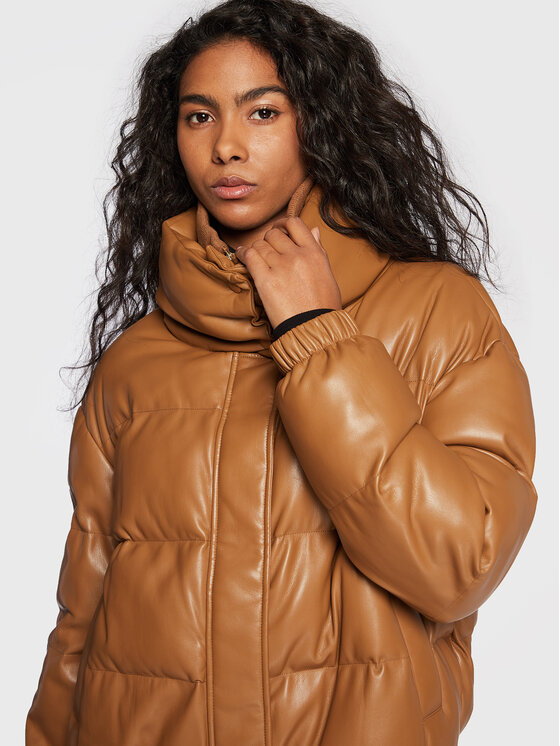 Patrizia Pepe Patrizia Pepe Geacă din imitație de piele 2O0022/E005-B746 Maro Regular Fit